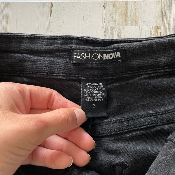 Fashion Nova black, high waisted skinny jeans - Picture 3 of 5